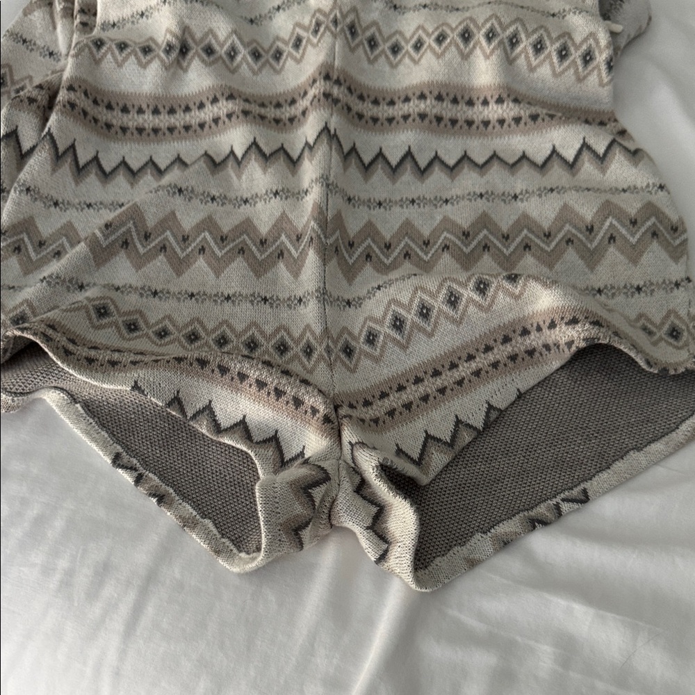 Abercrombie & Fitch Cream Patterned Pajama jumpsuit - Picture 10 of 11